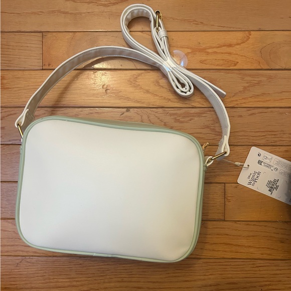 NWT Disney Winnie the Pooh Crossbody Bag - Picture 3 of 8